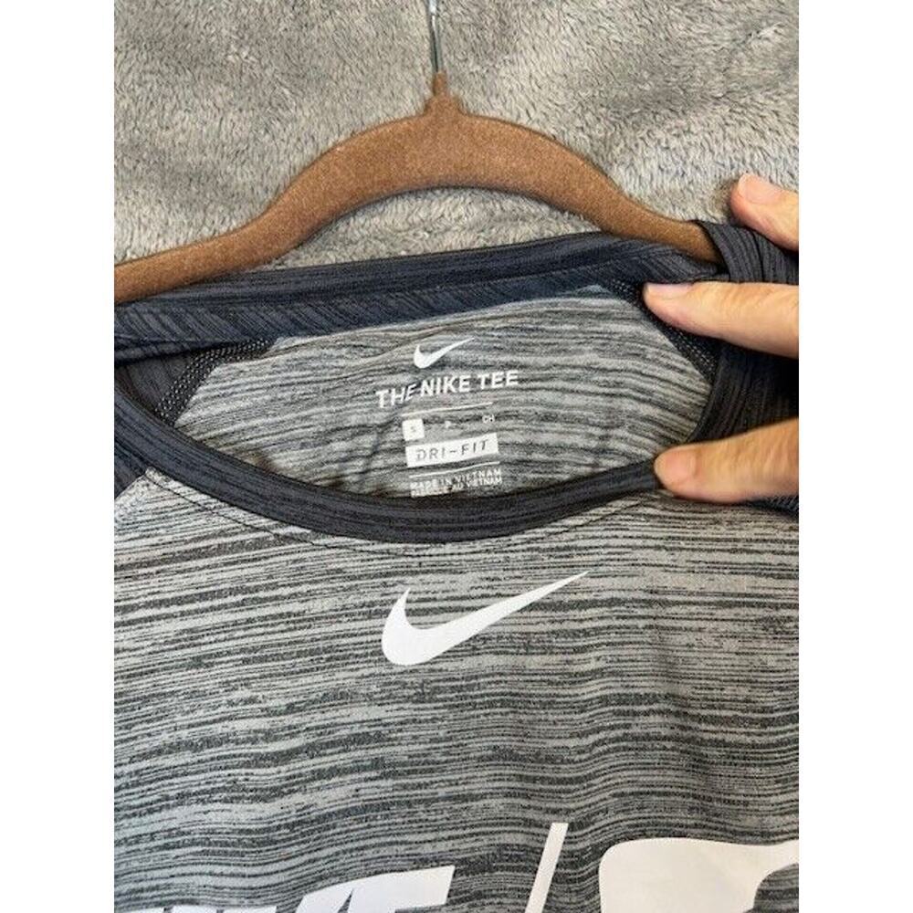 The Nike Tee Shirt Mens S Dri-Fit Grey Graphic Print Baseball 3-Quarter Sleeve - Picture 5 of 7